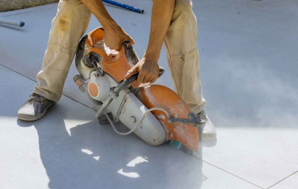 Sawing concrete in a diamond